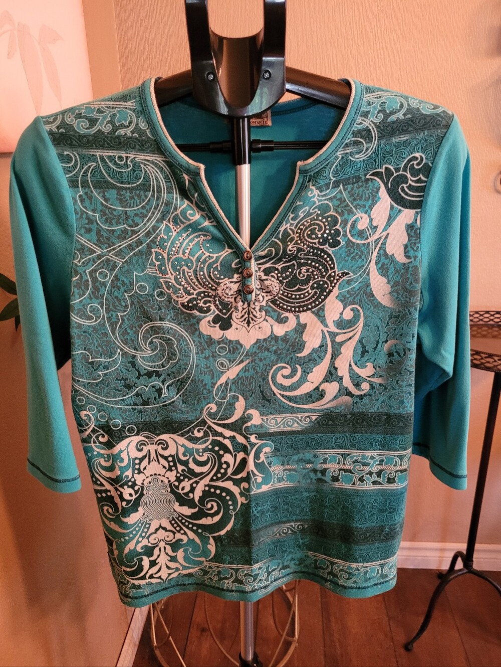 Blue Canyon Plus Teal Printed V-Neck Women’s Top